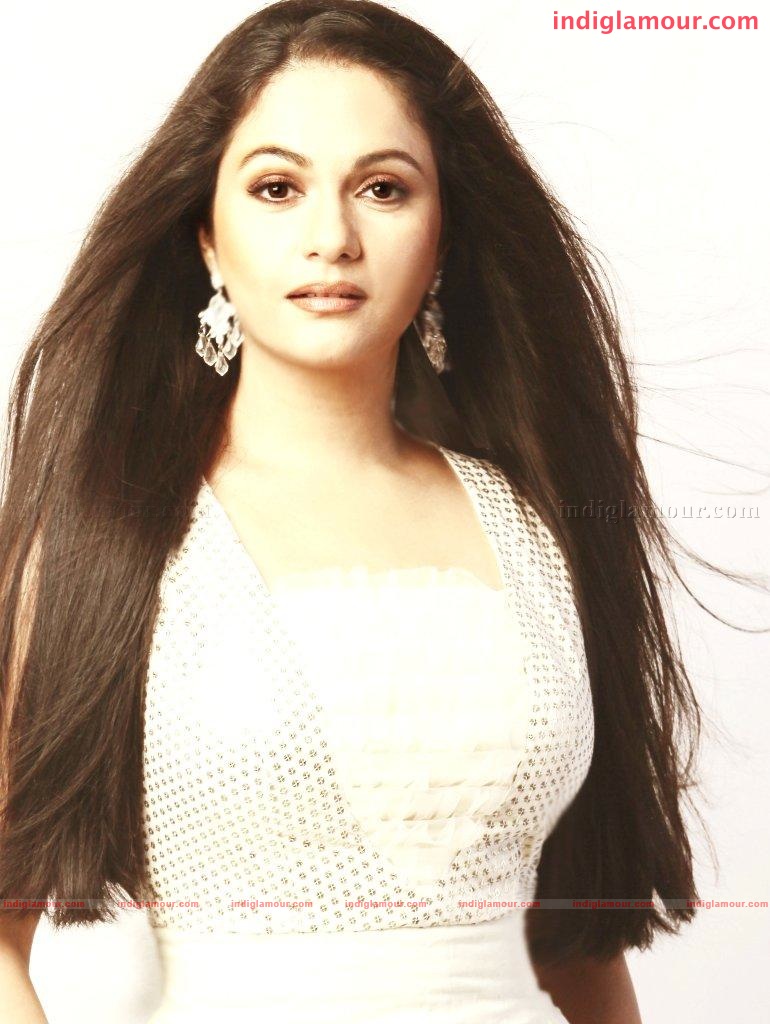 Gracy Singh dons a new avatar Event hd photo