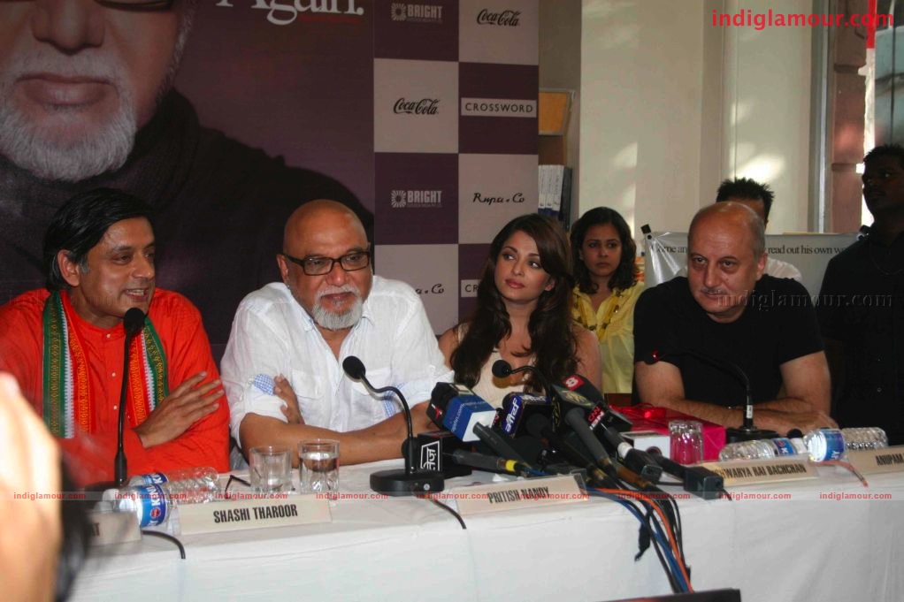 Aishwarya Rai at  Pritish Nandy's Book Launch Event hd photo