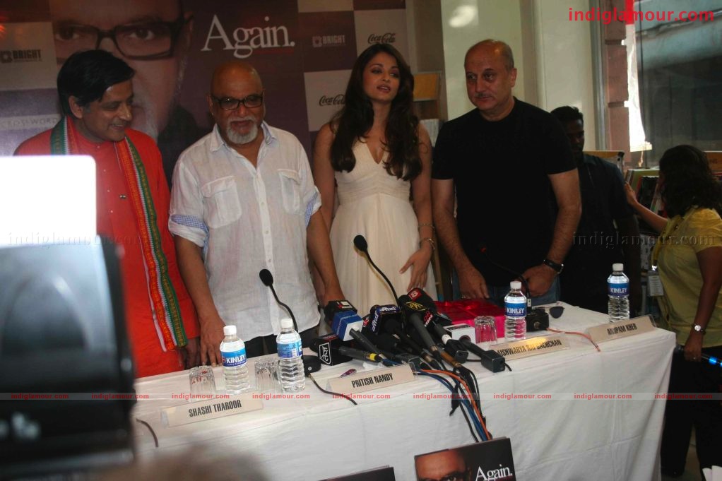 Aishwarya Rai at  Pritish Nandy's Book Launch Event hd photo