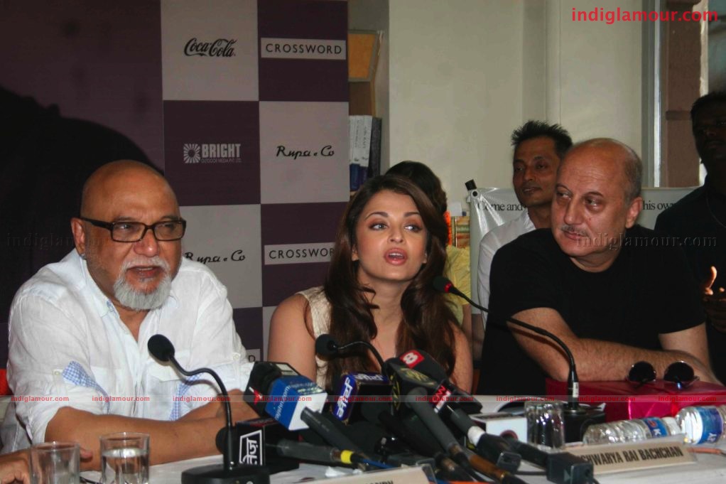 Aishwarya Rai at  Pritish Nandy's Book Launch Event hd photo