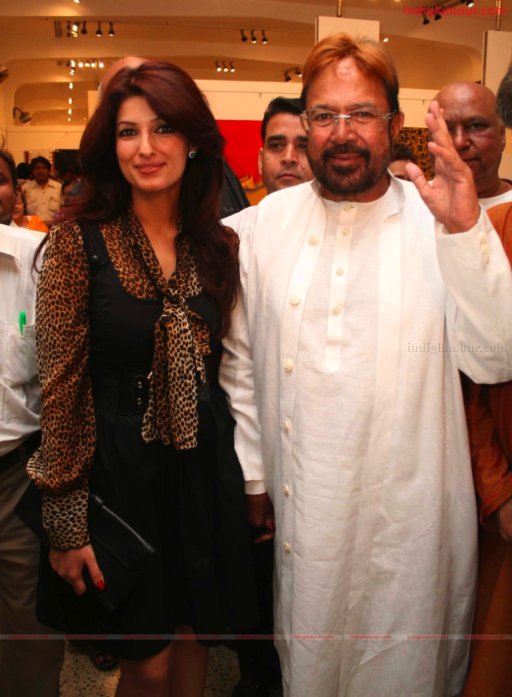 Rajesh Khanna and Twinkle Khanna inagurates Prithvi Soni's Exhibition Event hd photo