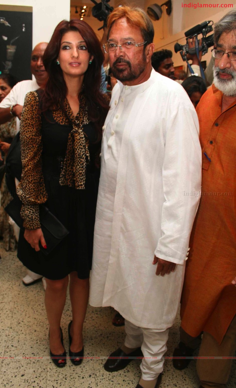 Rajesh Khanna and Twinkle Khanna inagurates Prithvi Soni's Exhibition Event hd photo