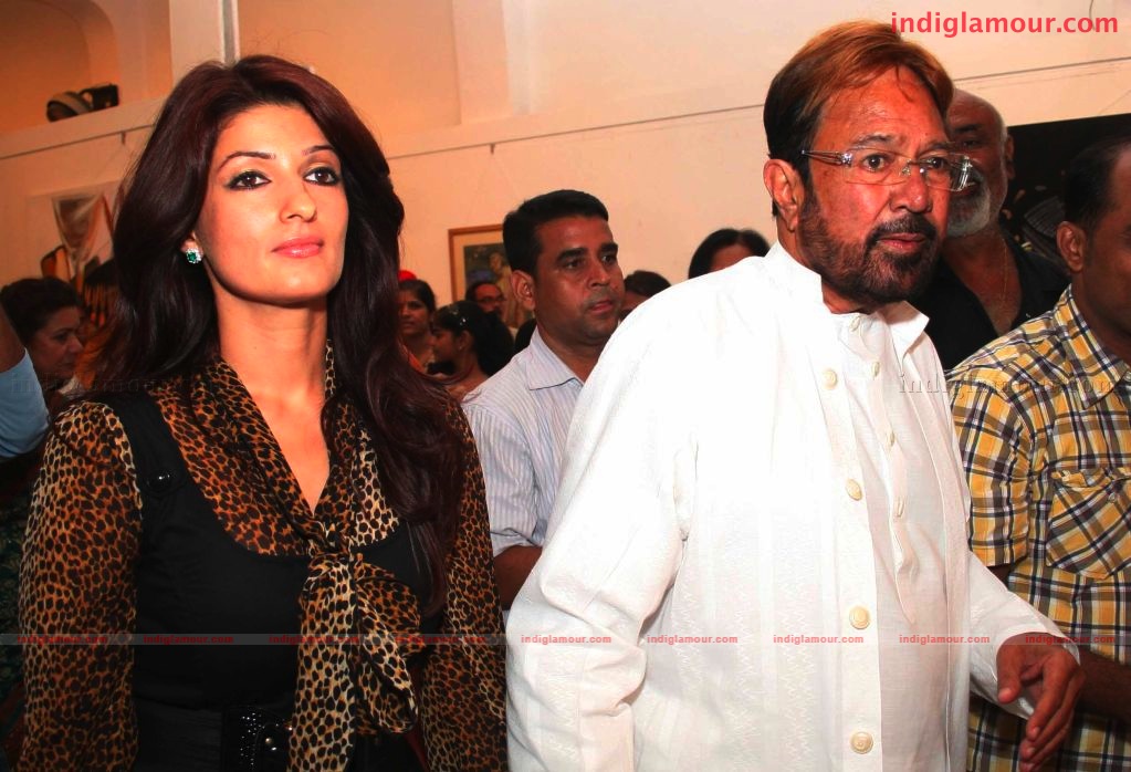 Rajesh Khanna and Twinkle Khanna inagurates Prithvi Soni's Exhibition Event hd photo