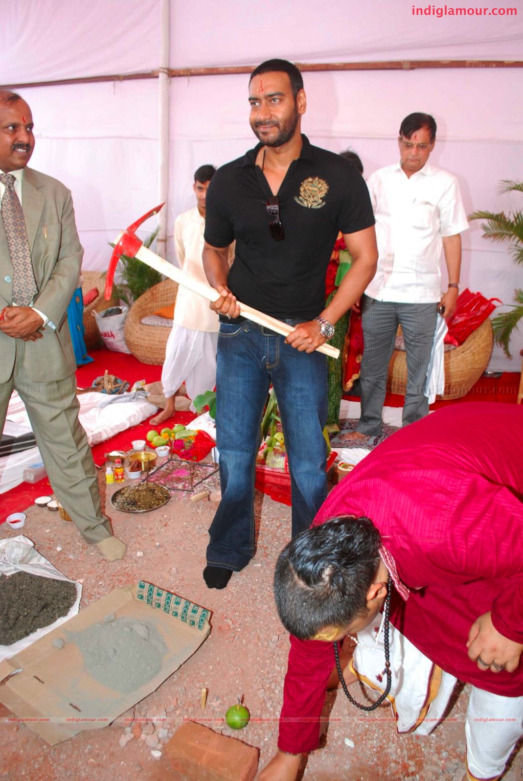Ajay devgn launches roha infrastructure developers's new project Event hd photo