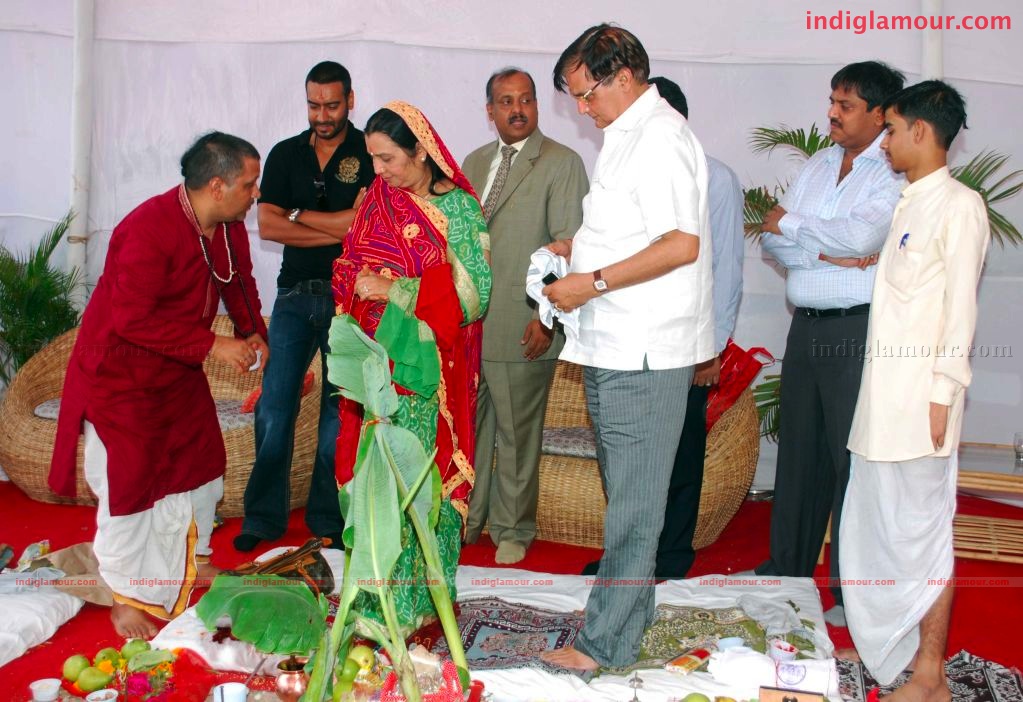 Ajay devgn launches roha infrastructure developers's new project Event hd photo