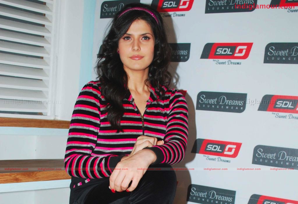 Zarine Khan Photo shoot for  Sweet Dream Lounge Wear Event hd photo