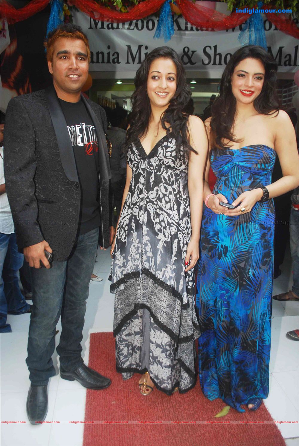 Manzoor Khan Saloon launch by Sania Mirza and Soheb Malik Event hd photo