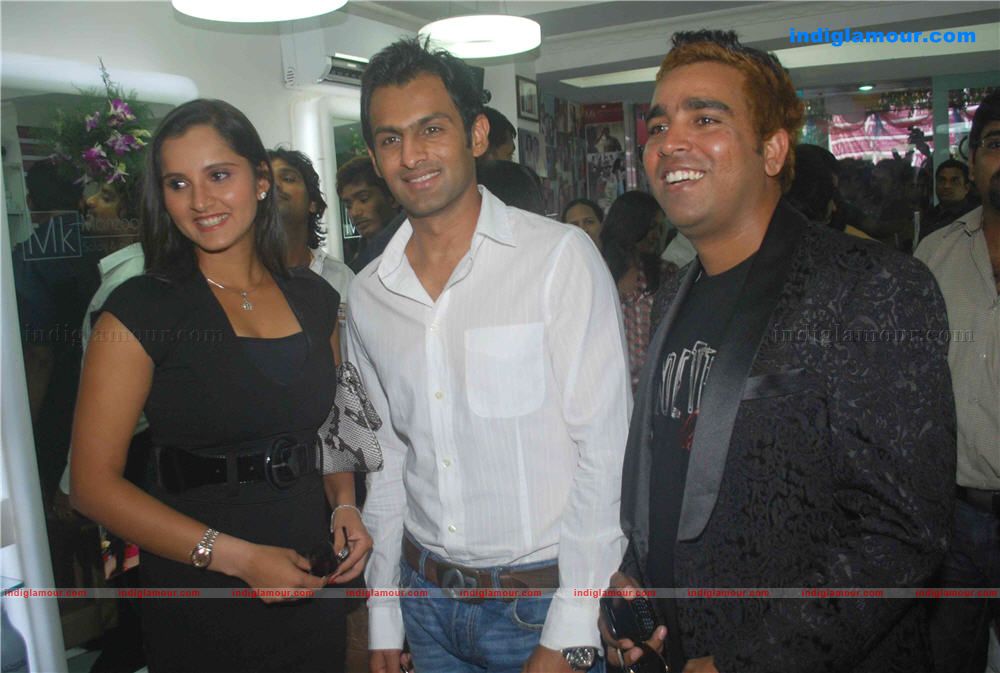 Manzoor Khan Saloon launch by Sania Mirza and Soheb Malik Event hd photo