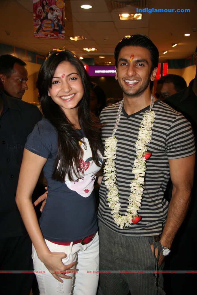 Anushka Sharma Event hd photo