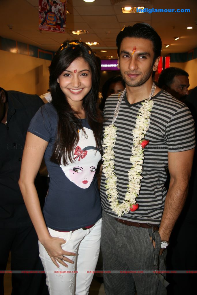 Anushka Sharma Event hd photo