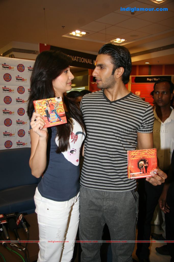 Anushka Sharma Event hd photo