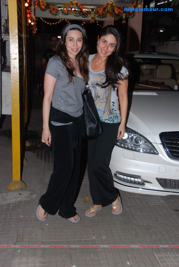 Karisma Kareena watch Golmaal Event hd photo