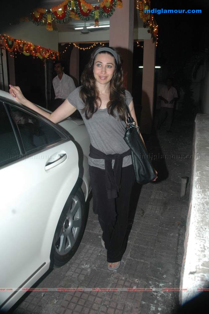 Karisma Kareena watch Golmaal Event hd photo