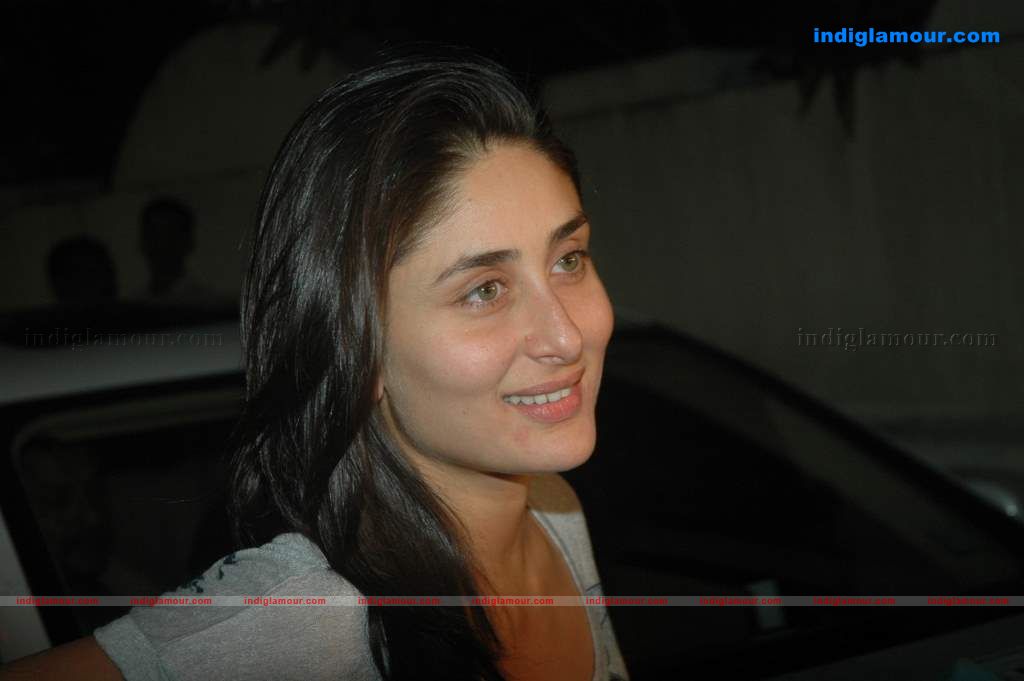 Karisma Kareena watch Golmaal Event hd photo