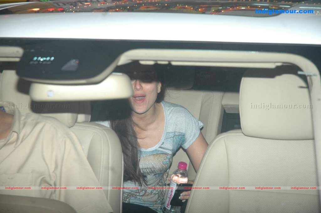 Karisma Kareena watch Golmaal Event hd photo