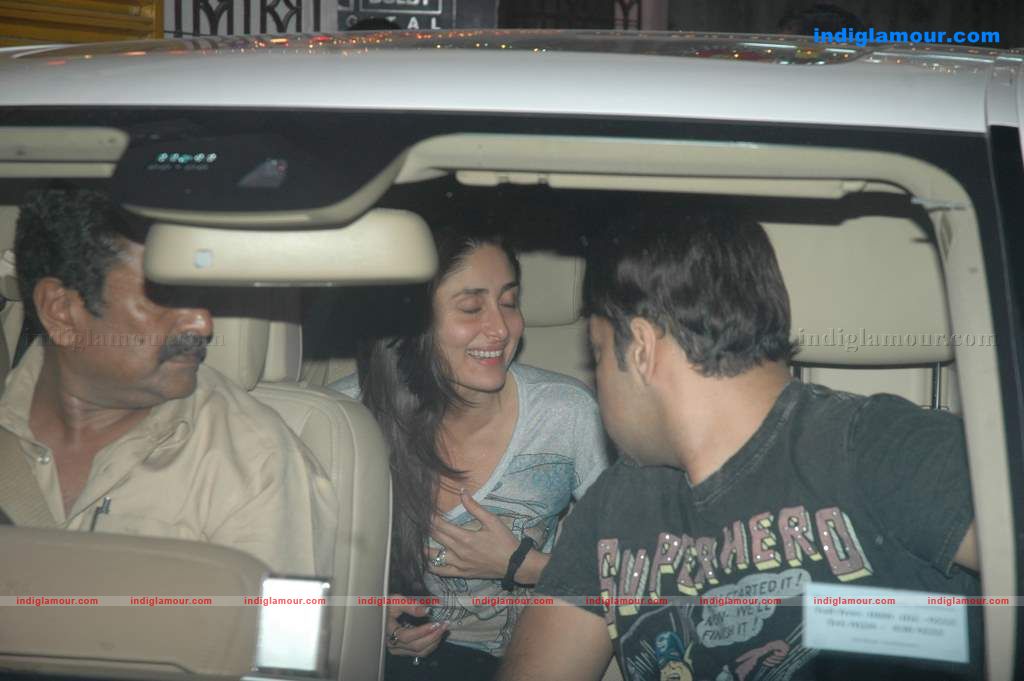 Karisma Kareena watch Golmaal Event hd photo