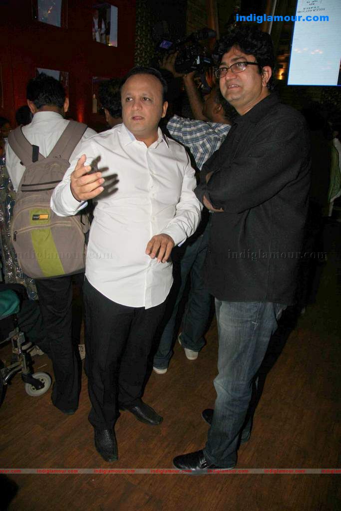 Shaan, Brinda Parekh at Asif Bhammla Diwali celebrations Event hd photo