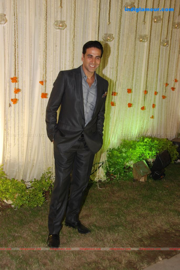Vivek And Priyanka Oberoi's wedding reception Event hd photo