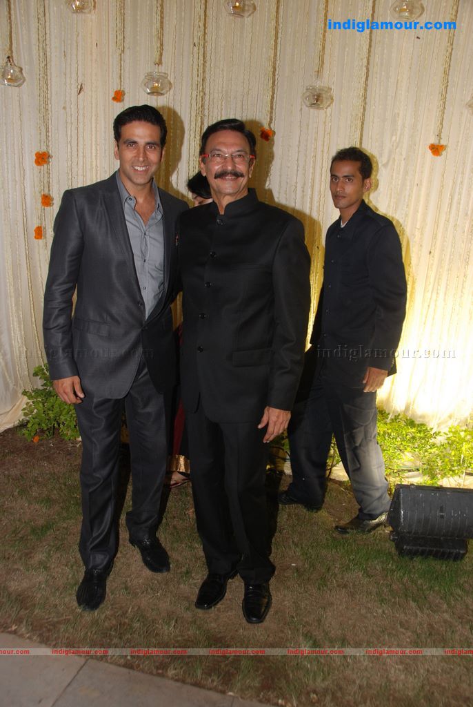 Vivek And Priyanka Oberoi's wedding reception Event hd photo