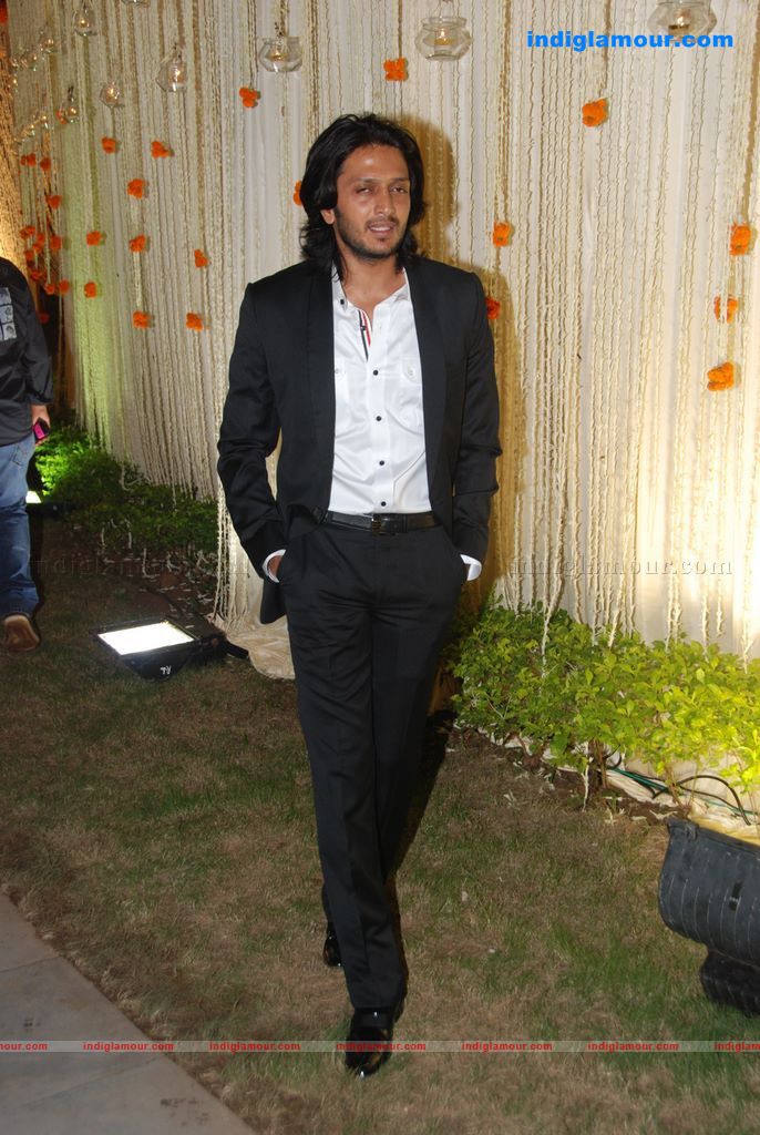 Vivek And Priyanka Oberoi's wedding reception Event hd photo