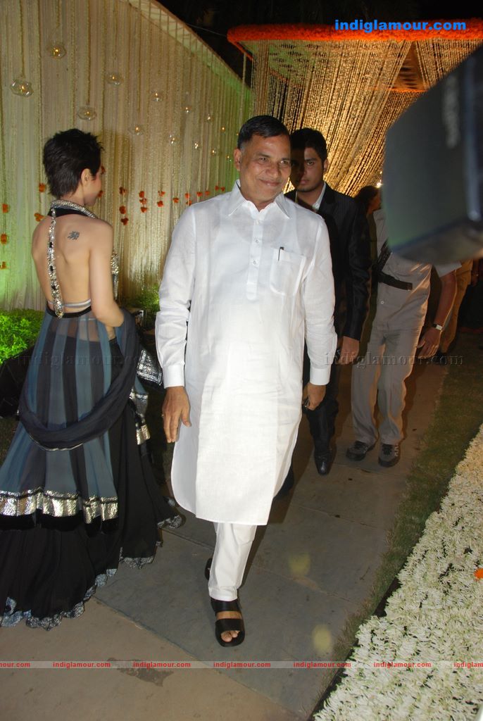 Vivek And Priyanka Oberoi's wedding reception Event hd photo