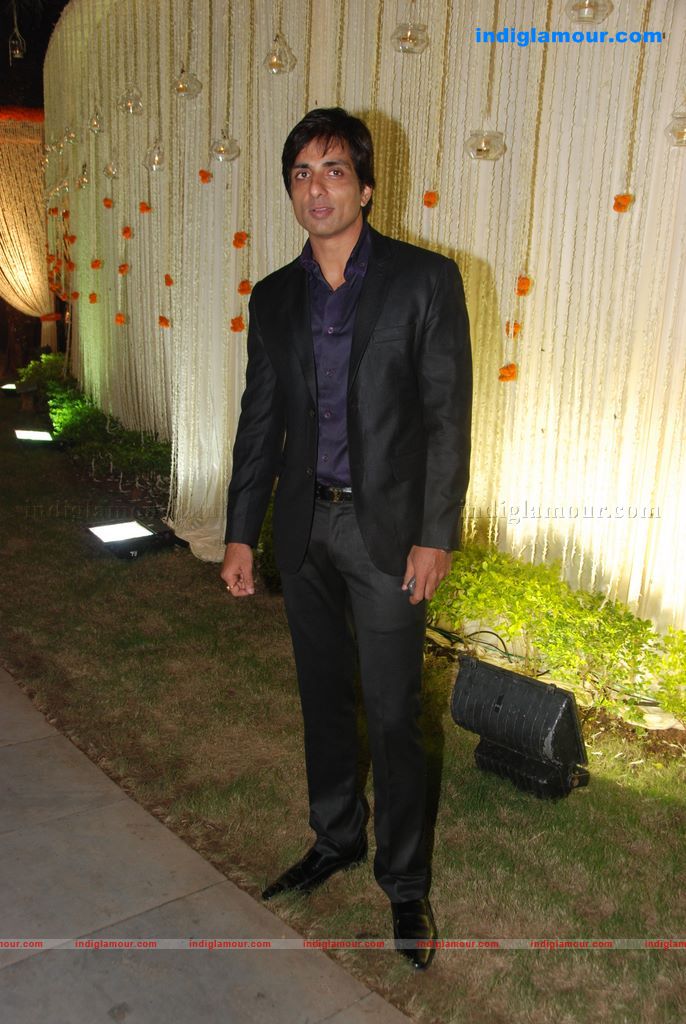 Vivek And Priyanka Oberoi's wedding reception Event hd photo