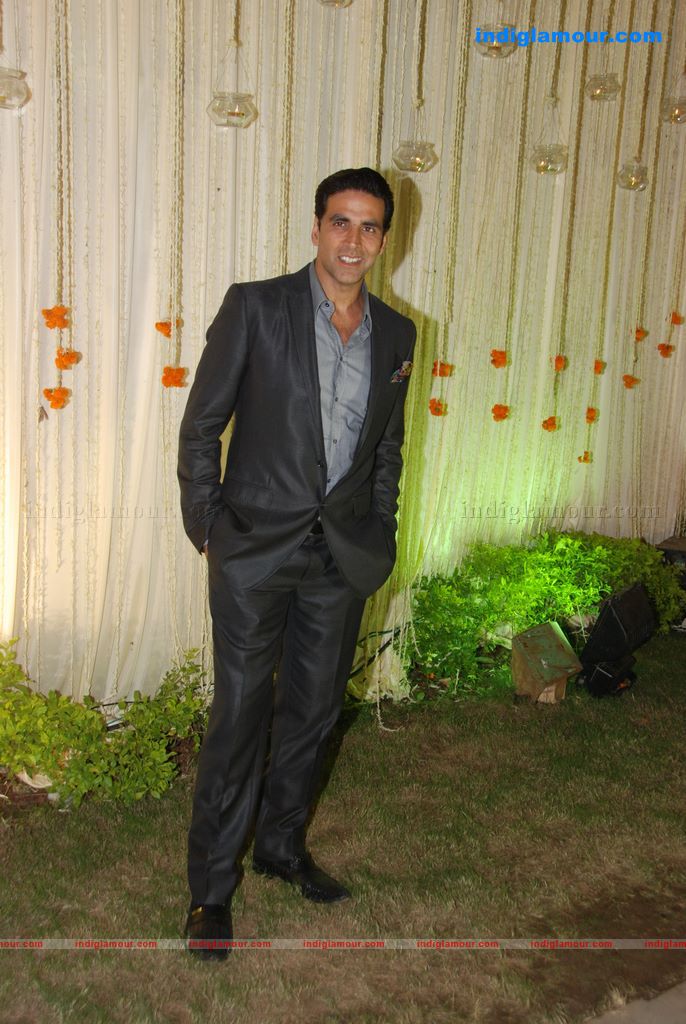 Vivek And Priyanka Oberoi's wedding reception Event hd photo
