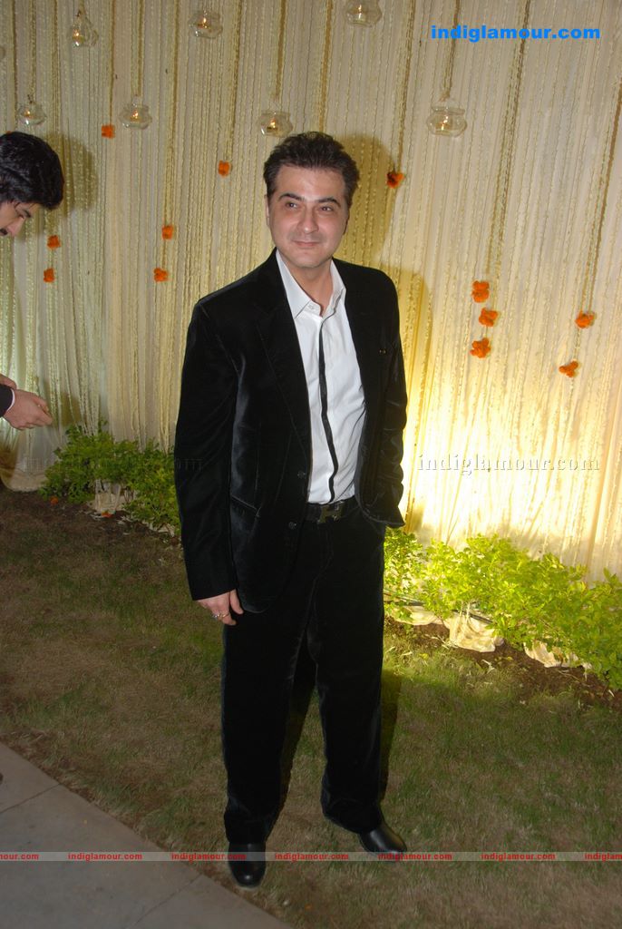 Vivek And Priyanka Oberoi's wedding reception Event hd photo