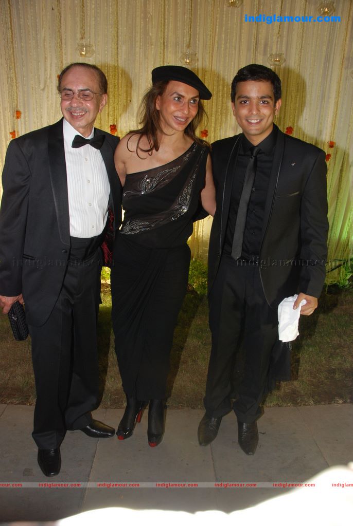Vivek And Priyanka Oberoi's wedding reception Event hd photo