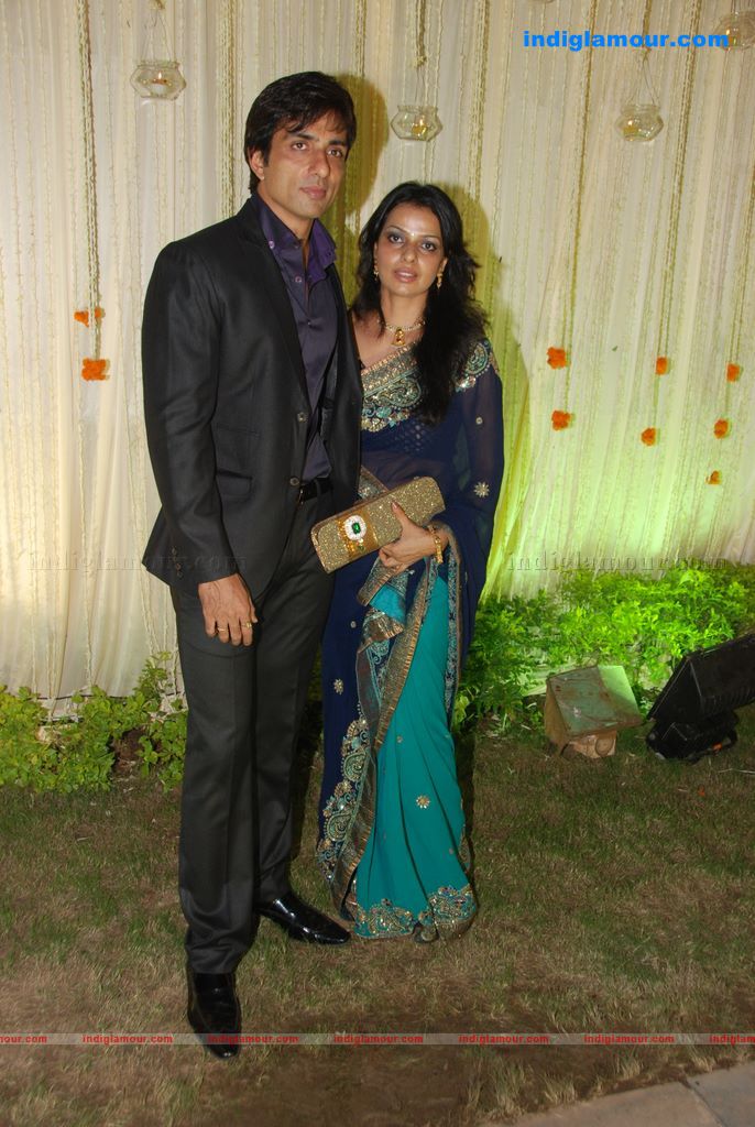 Vivek And Priyanka Oberoi's wedding reception Event hd photo