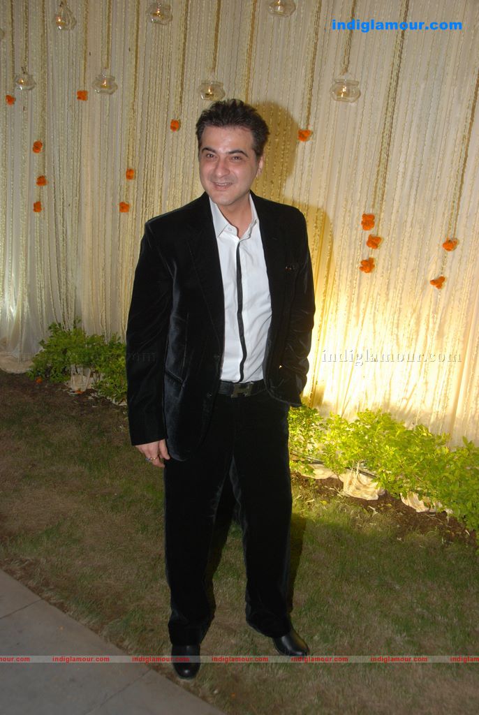 Vivek And Priyanka Oberoi's wedding reception Event hd photo