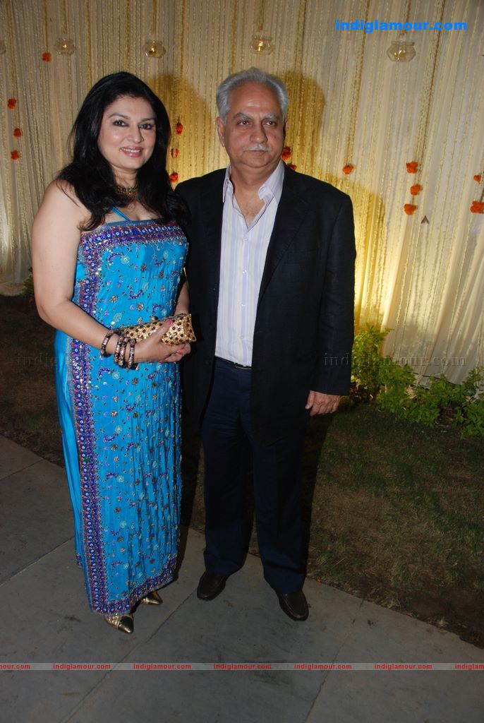 Vivek And Priyanka Oberoi's wedding reception Event hd photo