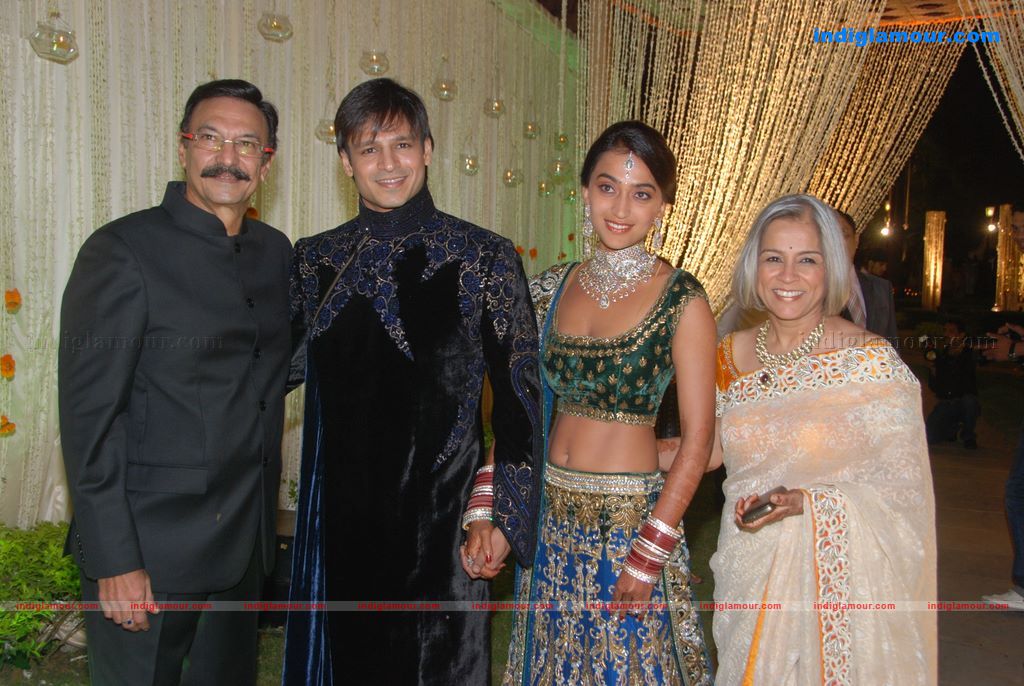 Vivek And Priyanka Oberoi's wedding reception Event hd photo