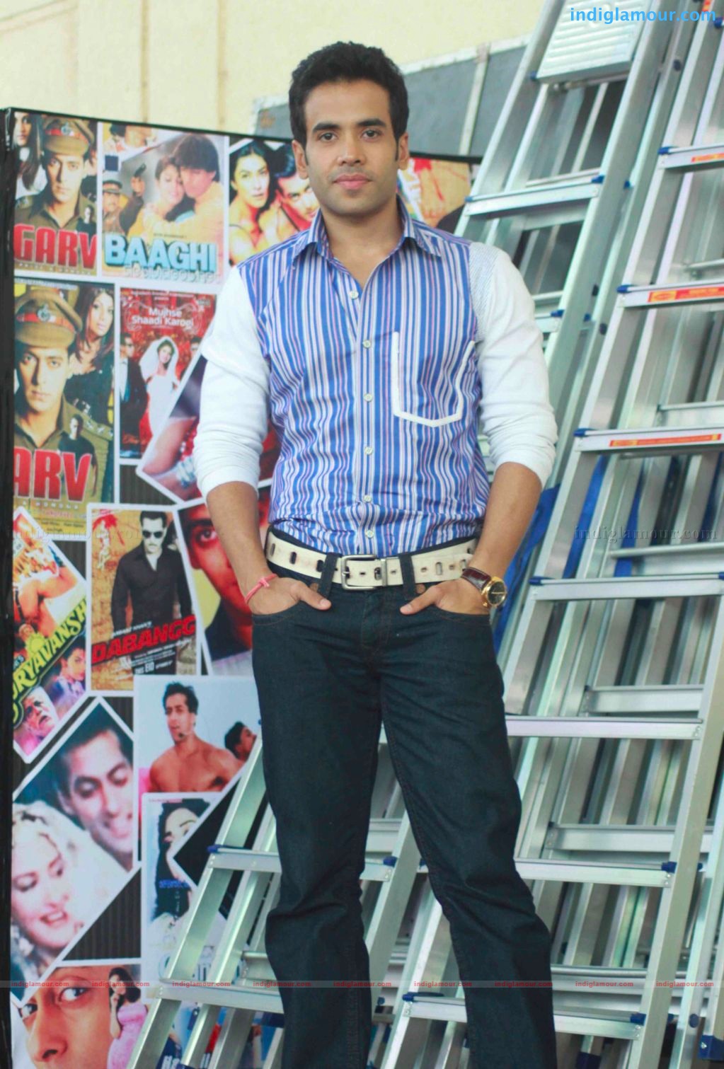 Golmal-3 team on the set of Zee tv Sa Re Ga Ma Pa Event hd photo