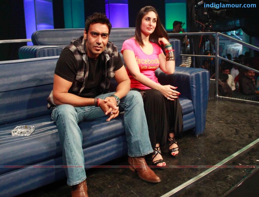 Golmal-3 team on the set of Zee tv Sa Re Ga Ma Pa Event hd photo