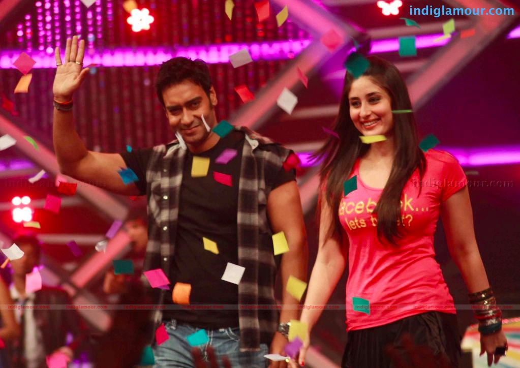Golmal-3 team on the set of Zee tv Sa Re Ga Ma Pa Event hd photo