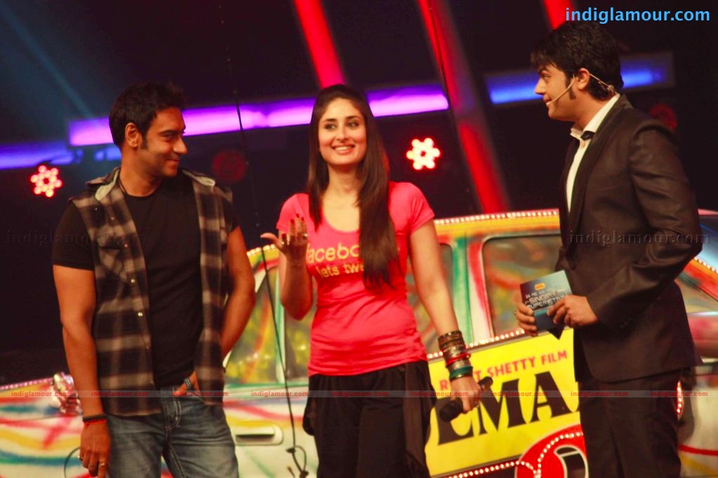 Golmal-3 team on the set of Zee tv Sa Re Ga Ma Pa Event hd photo