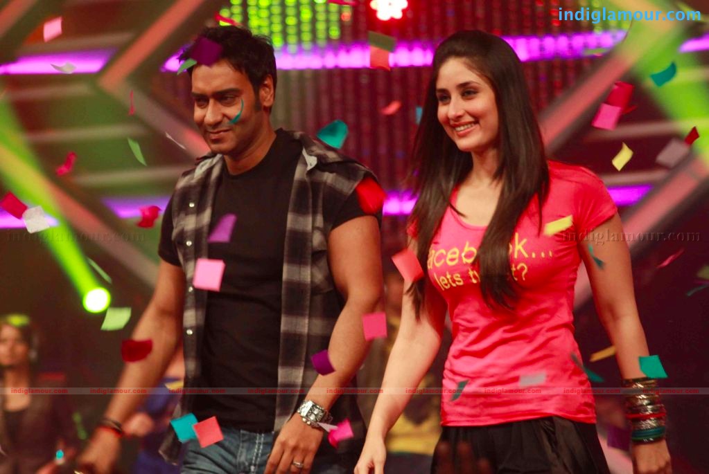 Golmal-3 team on the set of Zee tv Sa Re Ga Ma Pa Event hd photo