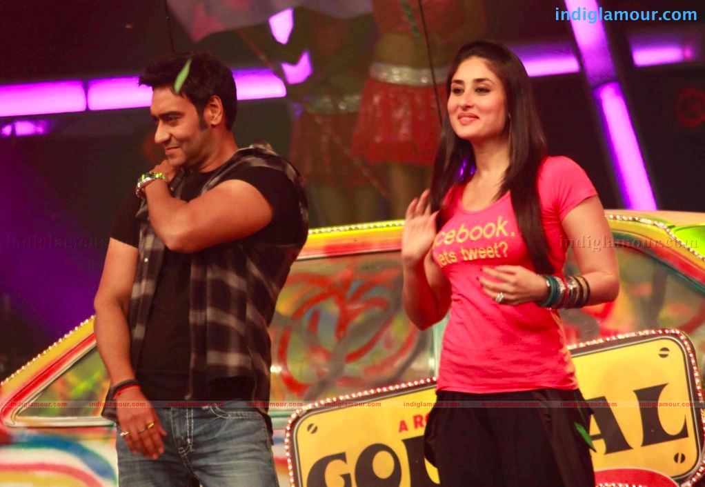 Golmal-3 team on the set of Zee tv Sa Re Ga Ma Pa Event hd photo
