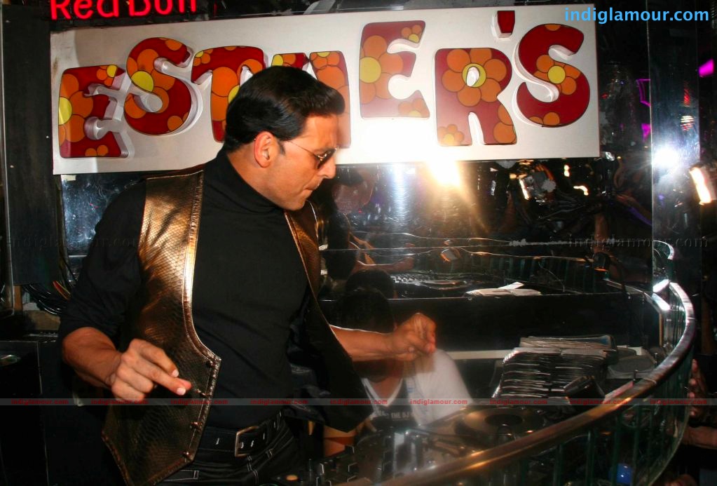 Akshay kumar promotes Action Replayy at Polester by playing Dj at club Event hd photo