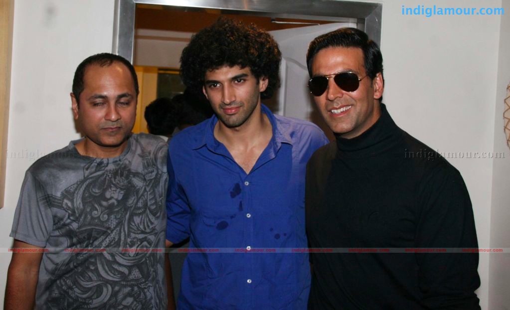 Akshay kumar promotes Action Replayy at Polester by playing Dj at club Event hd photo