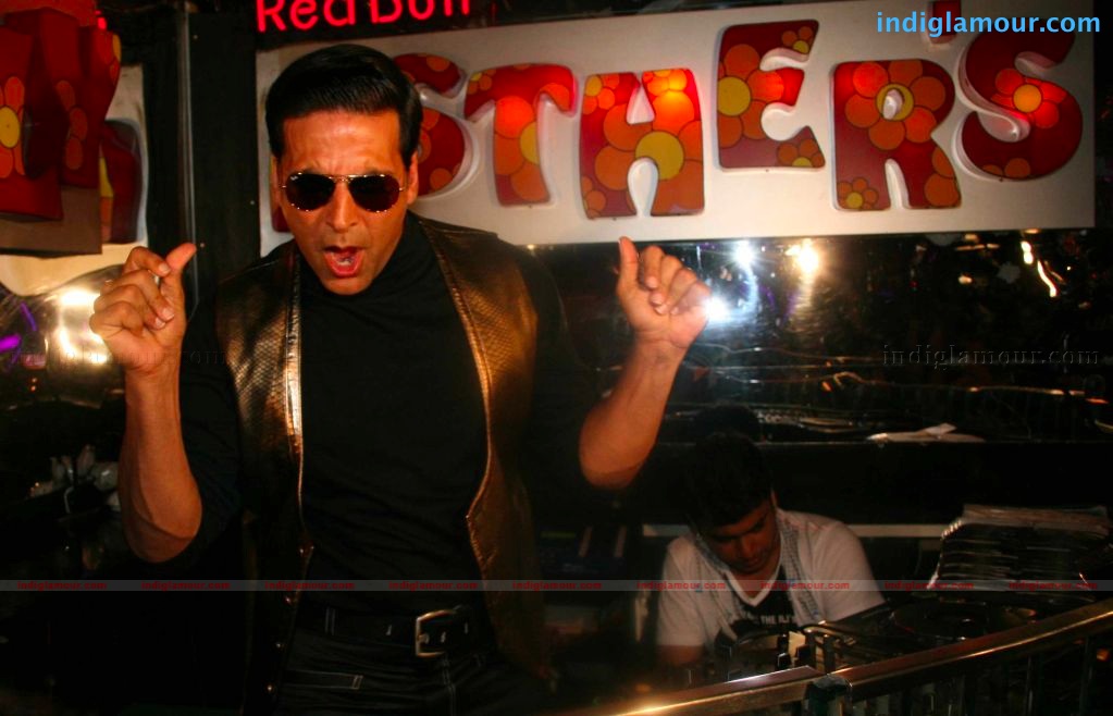 Akshay kumar promotes Action Replayy at Polester by playing Dj at club Event hd photo