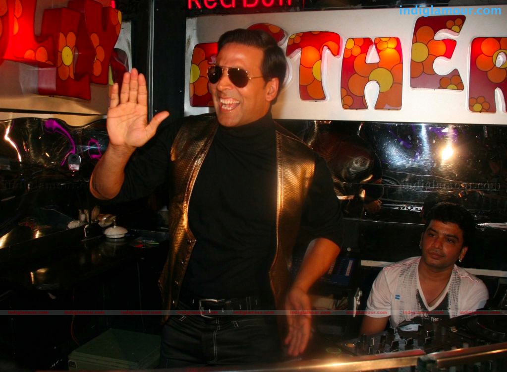 Akshay kumar promotes Action Replayy at Polester by playing Dj at club Event hd photo