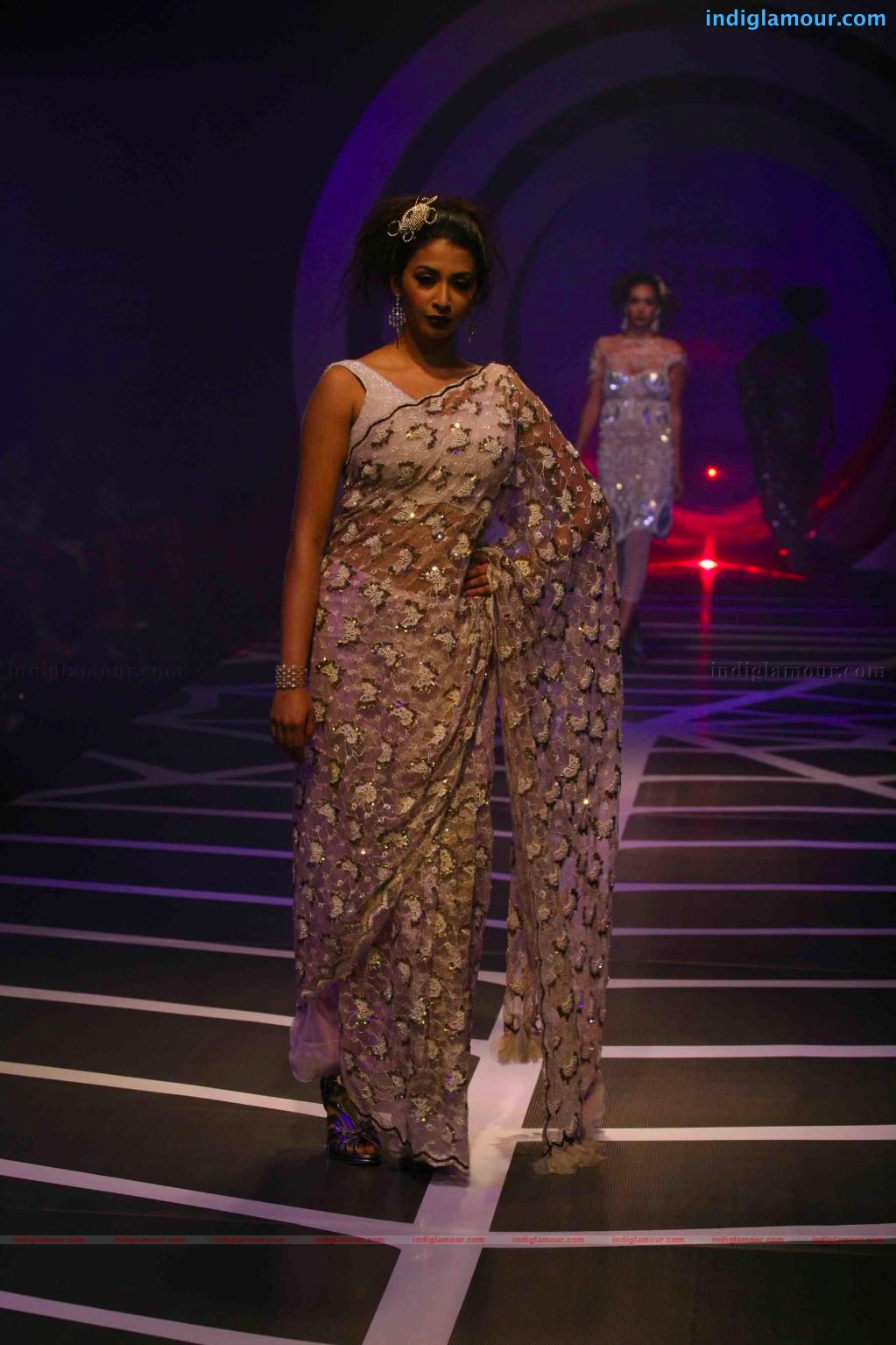 Anushka Sharma walks the ramp for rina dhaka at HDIL India couture week Event hd photo