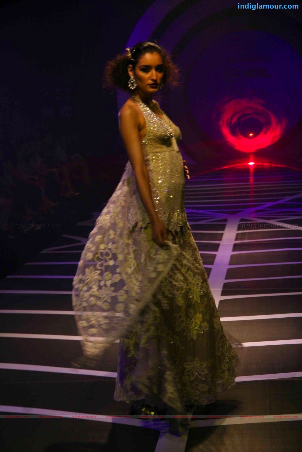Anushka Sharma walks the ramp for rina dhaka at HDIL India couture week Event hd photo