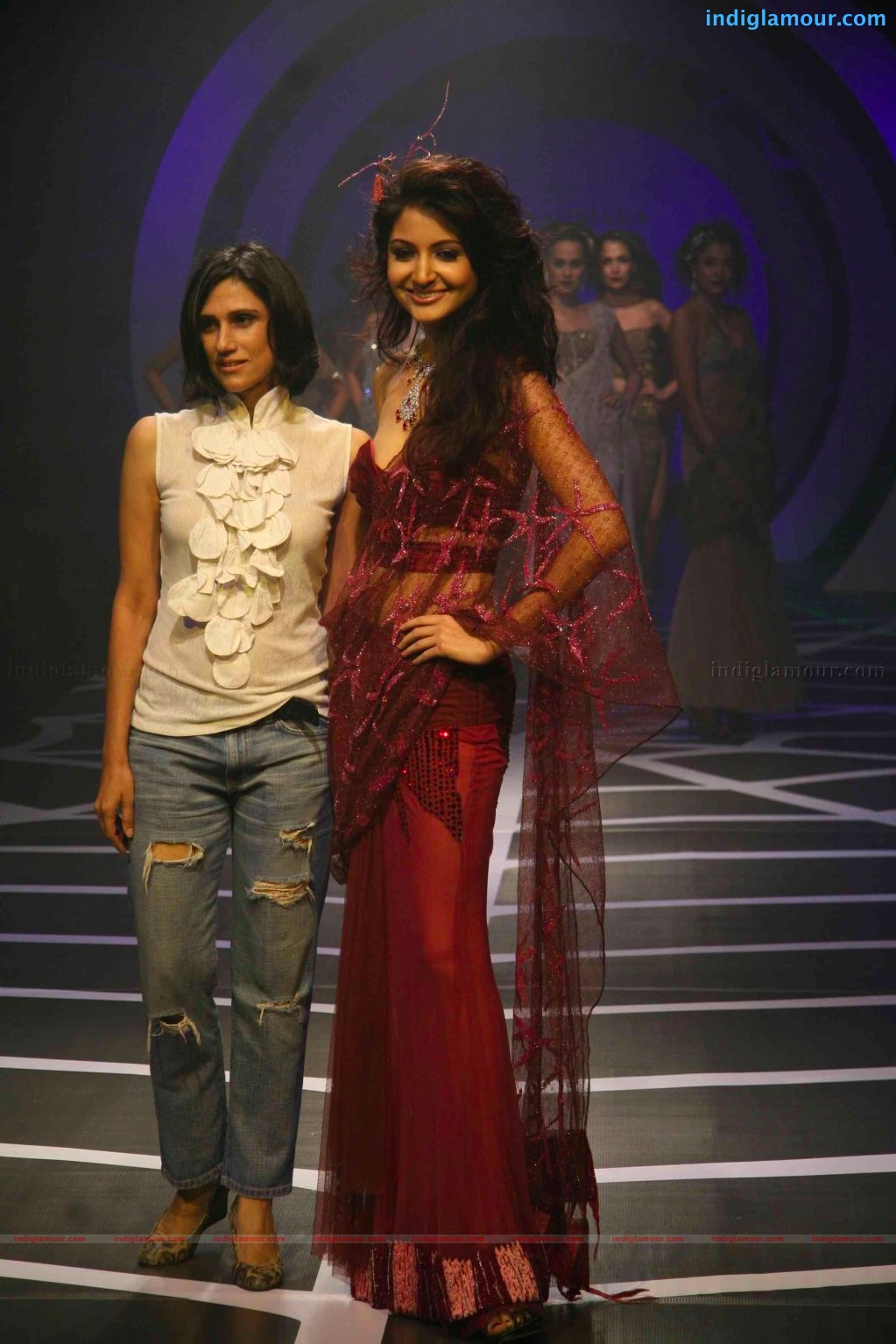 Anushka Sharma walks the ramp for rina dhaka at HDIL India couture week Event hd photo