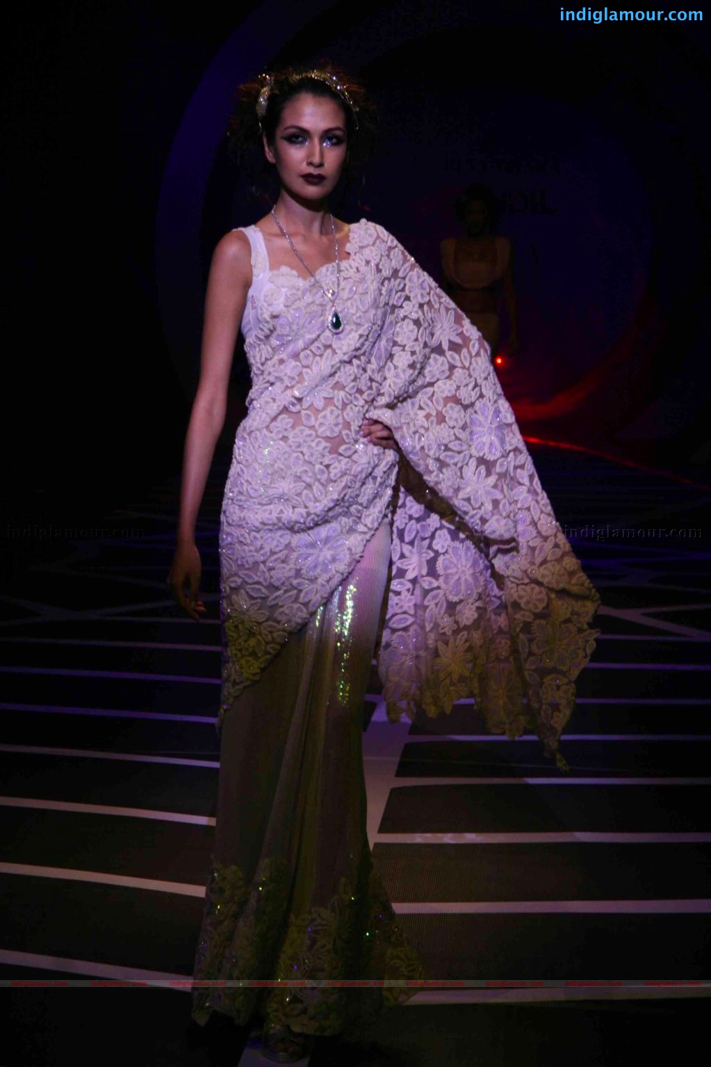 Anushka Sharma walks the ramp for rina dhaka at HDIL India couture week Event hd photo