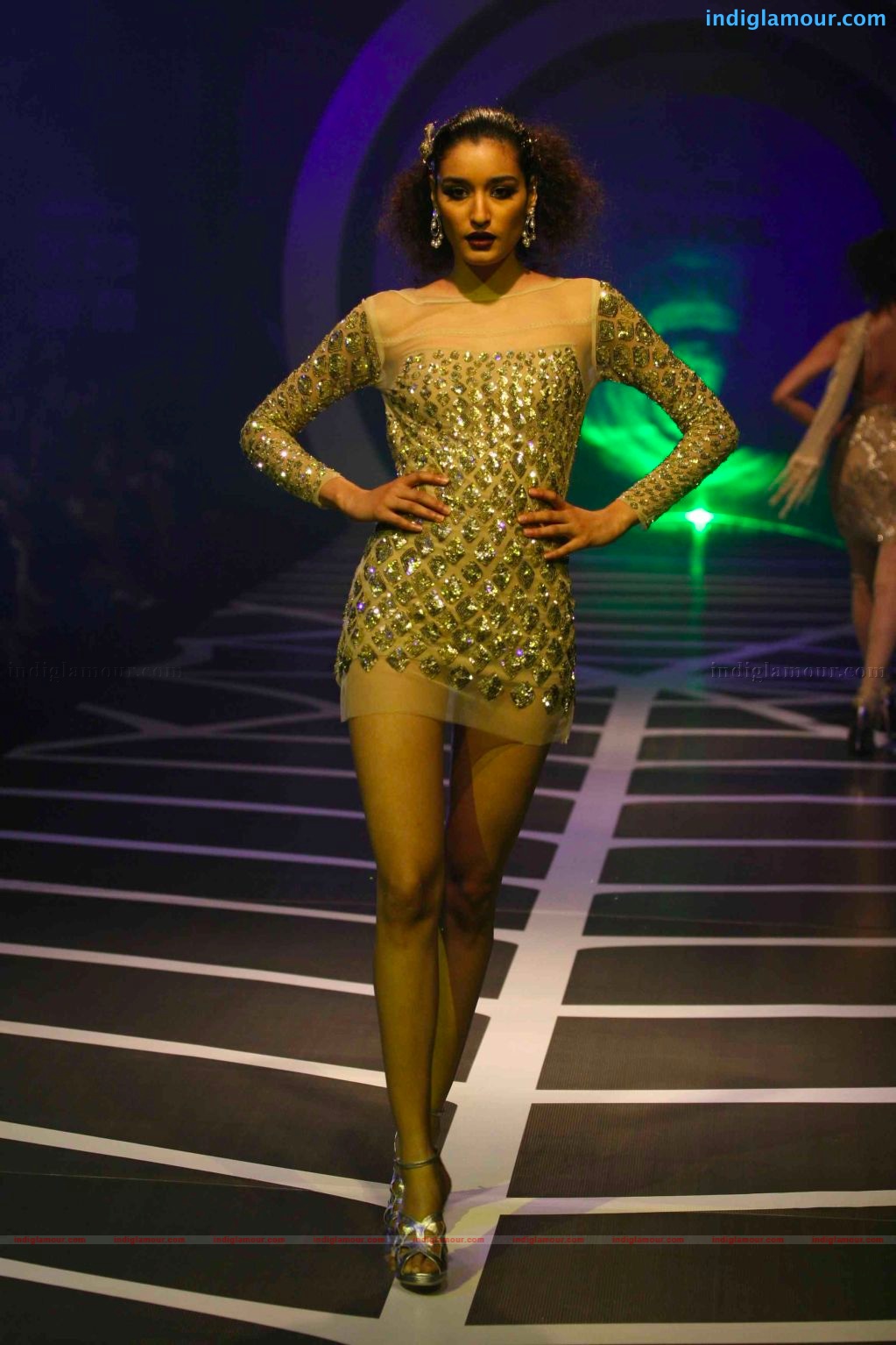 Anushka Sharma walks the ramp for rina dhaka at HDIL India couture week Event hd photo