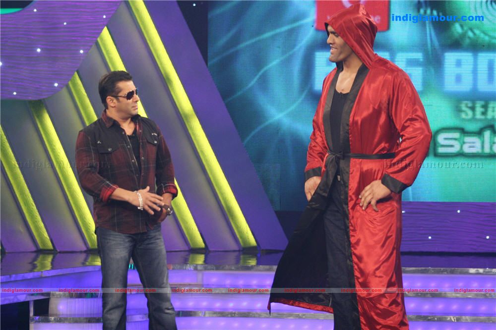 Khali made entry in the house of Big Boss photos Event hd photo