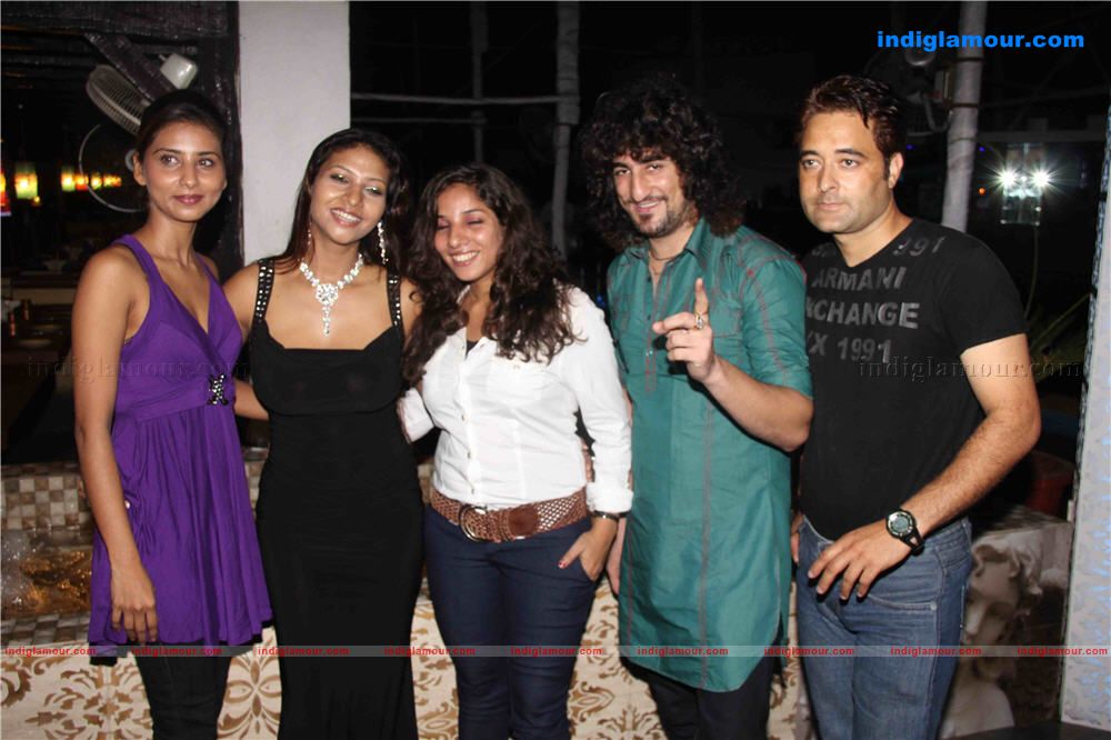 Khatron Ke Khiladi Winner Sushma Gupta Party at Sky Lounge photos Event hd photo